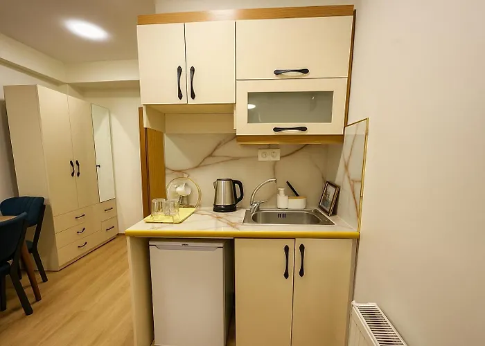 Hotel Pera Valence 3*